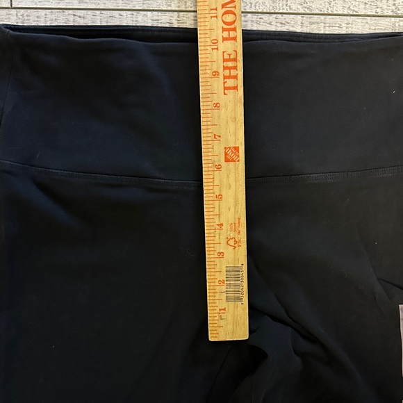 PINK Victoria's Secret Black Leggings with Gray Logo - Picture 6 of 8